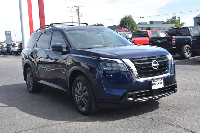 Used 2024 Nissan Pathfinder SV AWD/4WD image 3