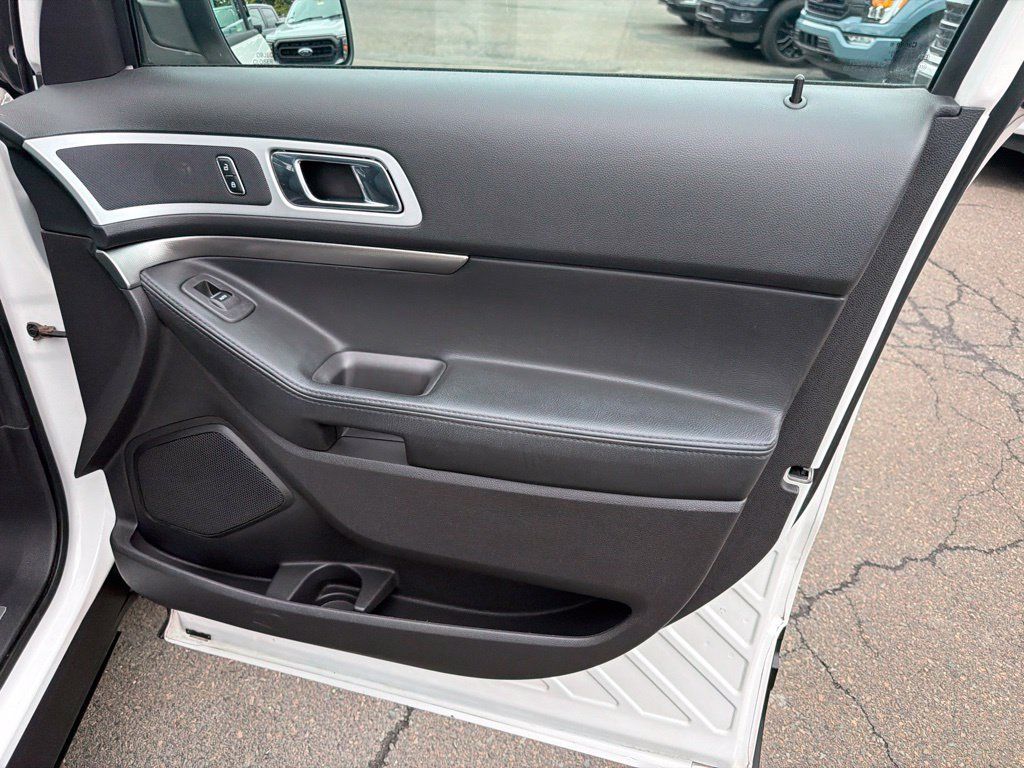 Used 2015 Ford Explorer Sport w/ Equipment Group 401A AWD/4WD image 15