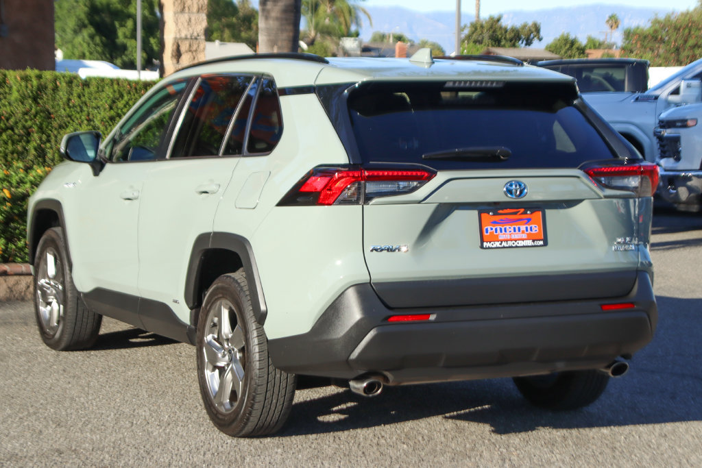 Used 2021 Toyota RAV4 XLE Premium AWD/4WD image 6