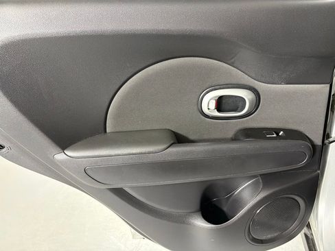 Used 2019 Kia Soul FWD image 30