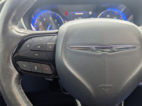 Used 2020 Chrysler Pacifica Touring-L w/ Advanced Safetytec Group image 16