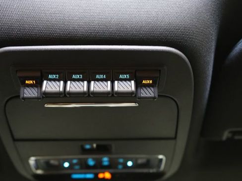 Used 2025 Ford F150 Raptor AWD/4WD image 42