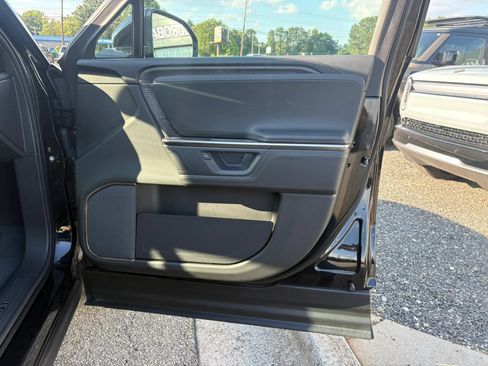 Used 2025 Rivian R1S Adventure AWD/4WD image 15