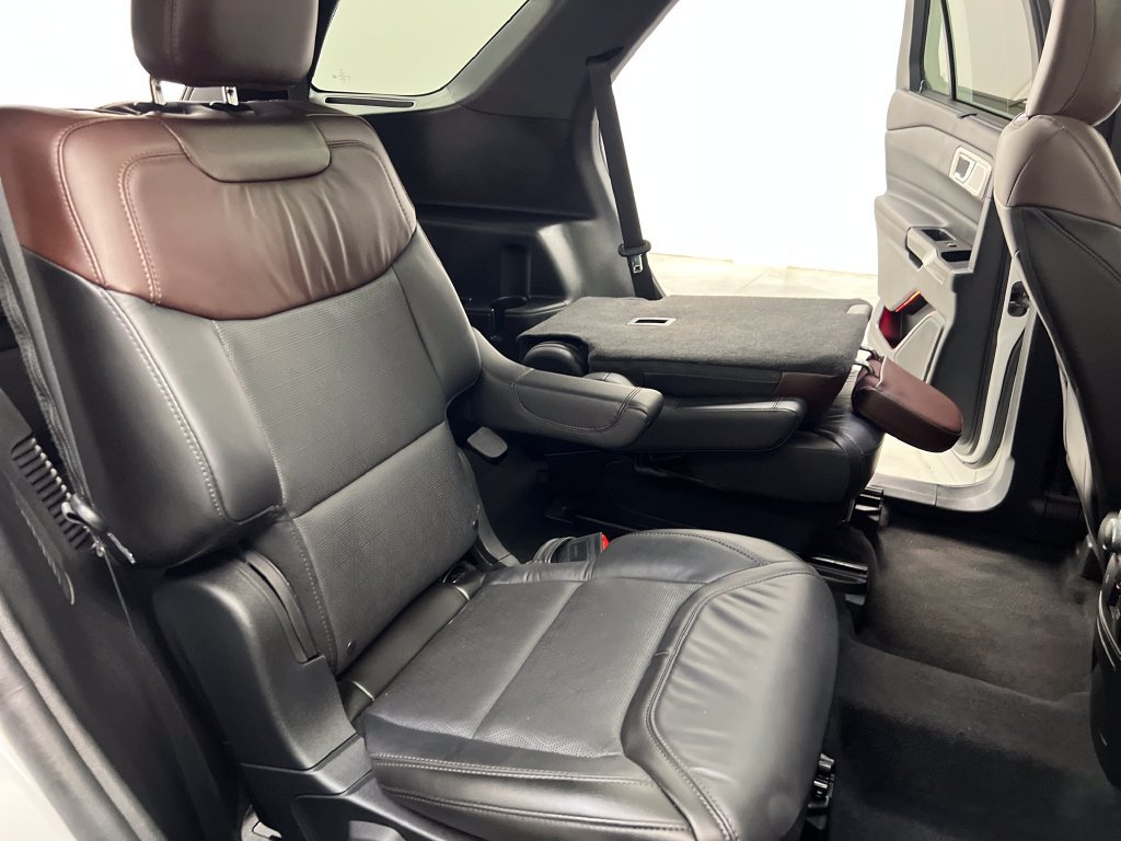 Used 2023 Ford Explorer Platinum w/ Technology Package AWD/4WD image 25