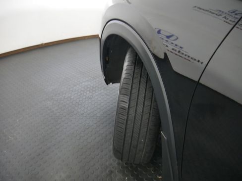 Used 2024 Honda HR-V LX image 17