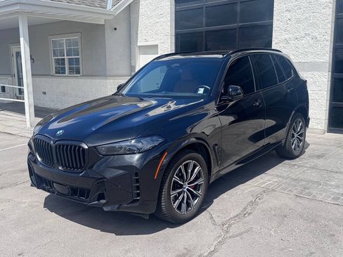 Used 2025 BMW X5 xDrive40i w/ M Sport Package AWD/4WD image 4