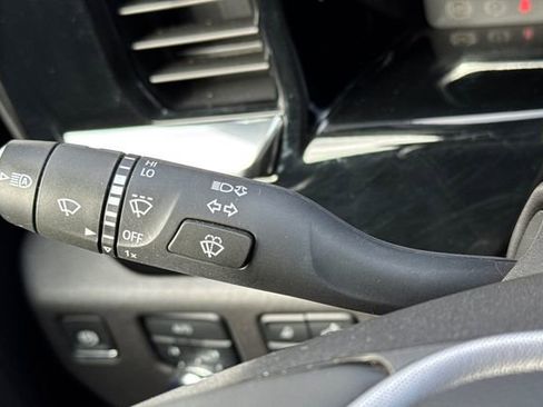 Used 2024 GMC Sierra 1500 SLT image 38