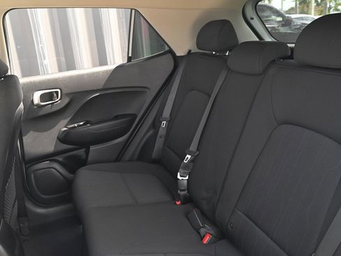 Used 2023 Hyundai Venue SE FWD image 13