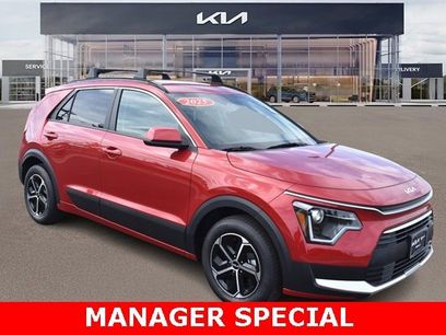 New 2025 Kia Niro LX