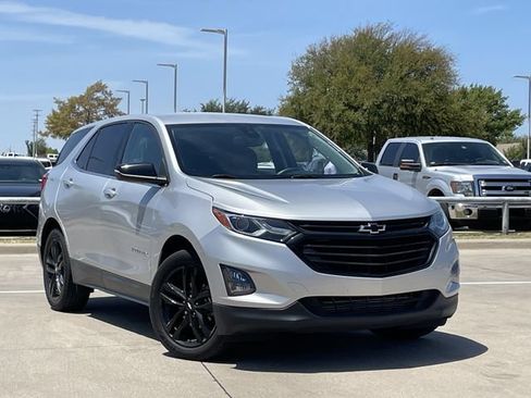Used 2020 Chevrolet Equinox LT w/ Sport Edition FWD image 2