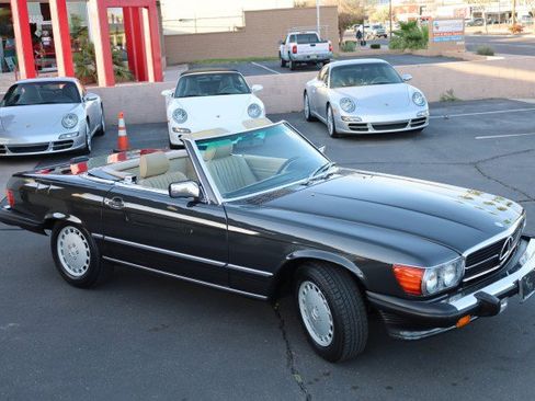 Used 1988 Mercedes-Benz 560 SL image 11