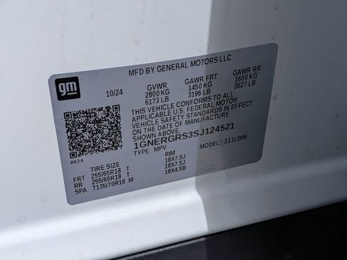 Used 2025 Chevrolet Traverse LT FWD image 32