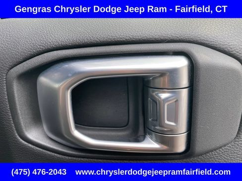 Used 2023 Jeep Wrangler Unlimited Sahara w/ Cold Weather Group AWD/4WD image 24