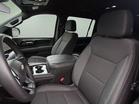 Used 2026 Chevrolet Suburban LS RWD image 15