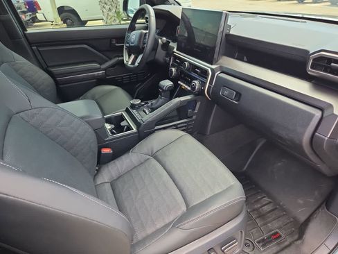 Used 2025 Toyota 4Runner TRD Off-Road Premium AWD/4WD image 22