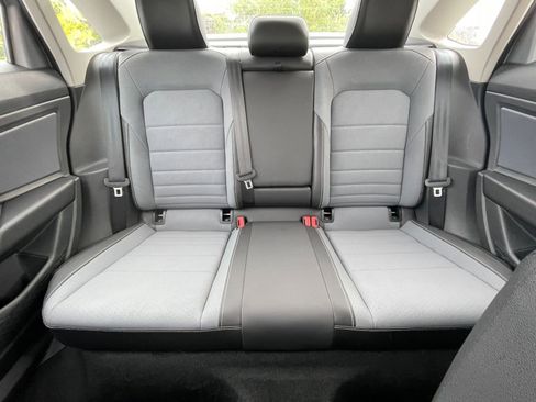 Used 2025 Volkswagen Jetta SE image 39