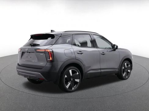 Used 2026 Nissan Kicks SR AWD/4WD image 7