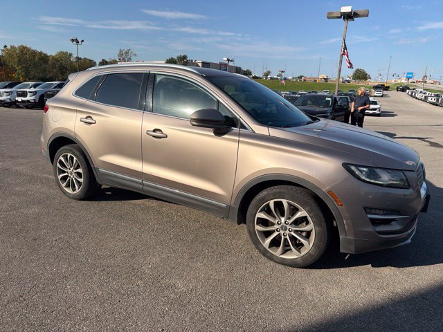 Used 2019 Lincoln MKC Select w/ Select Plus Package FWD image 3