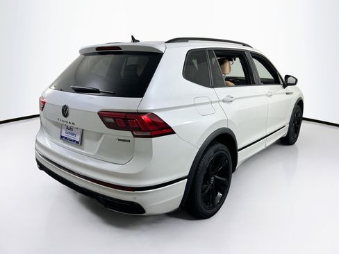 Used 2023 Volkswagen Tiguan SE R-Line AWD/4WD image 5
