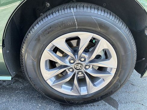 Certified 2026 Toyota Sienna XLE FWD image 29