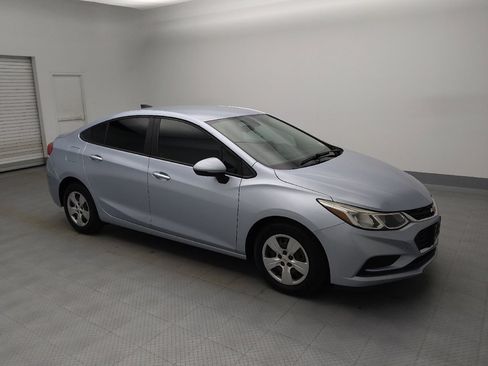Used 2018 Chevrolet Cruze LS image 11
