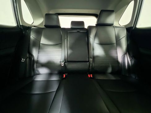 Used 2022 Toyota RAV4 XLE Premium AWD/4WD image 33