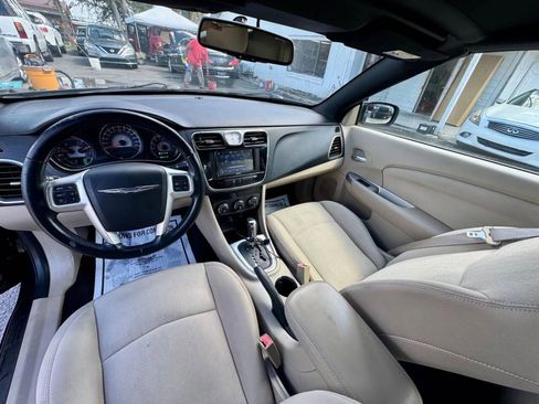 Used 2012 Chrysler 200 Touring image 24
