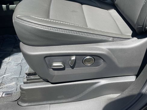 New 2026 GMC Yukon Denali w/ Denali Reserve Package AWD/4WD image 17