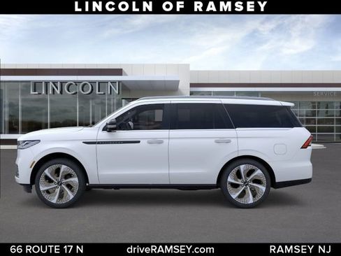 New 2026 Lincoln Navigator Black Label AWD/4WD image 3