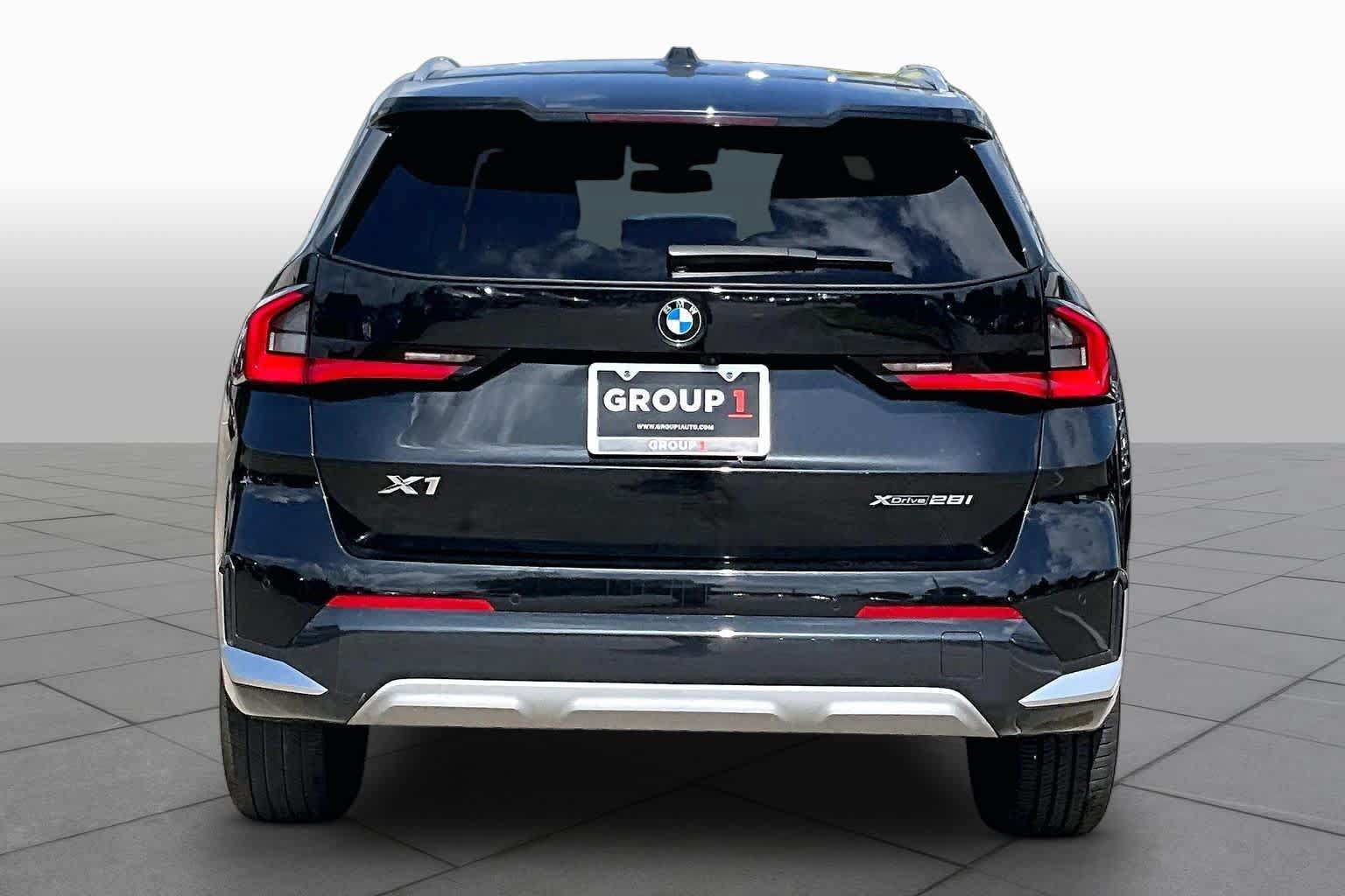 Used 2025 BMW X1 xDrive28i AWD/4WD image 5