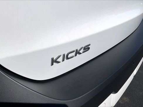 New 2026 Nissan Kicks SV w/ SV Premium Package FWD image 13