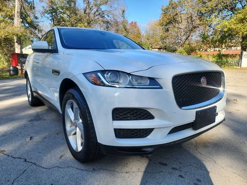 Used 2018 Jaguar F-PACE Premium image 1