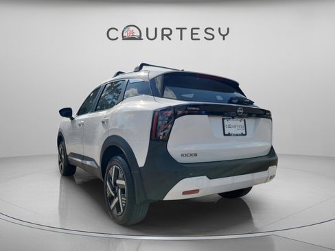 New 2026 Nissan Kicks SV image 2