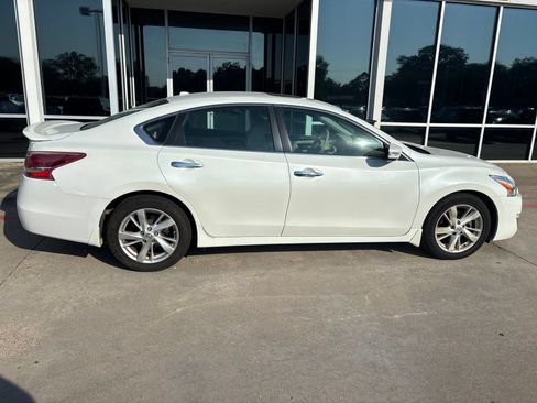 Used 2013 Nissan Altima 2.5 SL w/ Technology Pkg FWD image 5