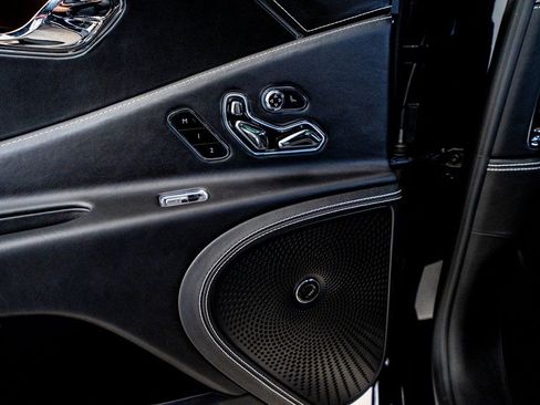 Used 2021 Bentley Flying Spur W12 image 56