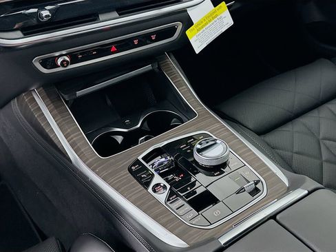 New 2026 BMW X7 xDrive40i w/ Premium Package image 15