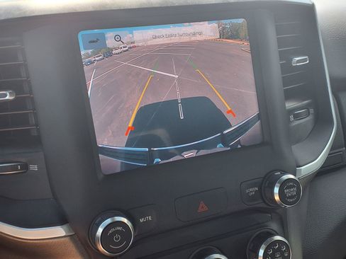 Used 2022 RAM 1500 Big Horn AWD/4WD image 10