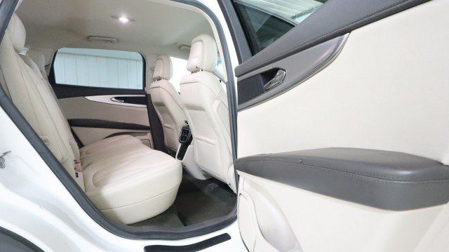 Used 2020 Lincoln Nautilus FWD image 11