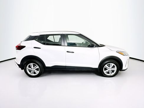 Used 2024 Nissan Kicks S image 10