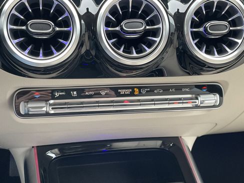 Certified 2022 Mercedes-Benz GLA 250 image 30