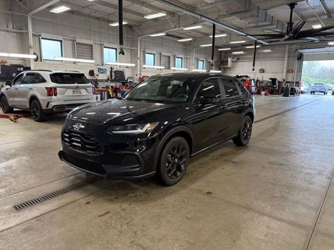 Used 2024 Honda HR-V Sport image 1