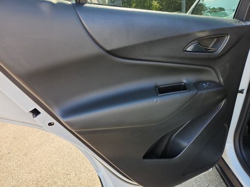 Used 2024 Chevrolet Equinox LT image 40