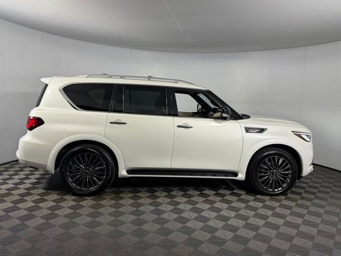 Used 2024 INFINITI QX80 Sensory AWD/4WD image 5