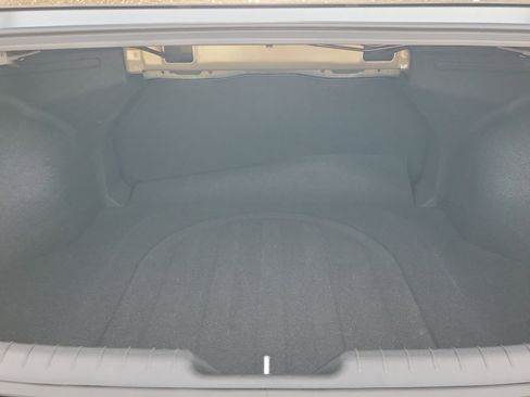 Used 2025 Hyundai Elantra Blue image 30