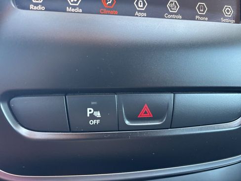Used 2020 Jeep Cherokee Latitude Plus AWD/4WD image 24