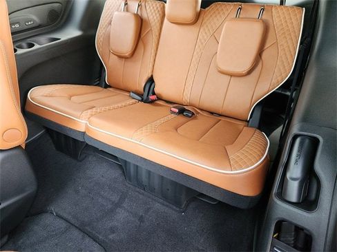 New 2026 Chrysler Pacifica Pinnacle image 24