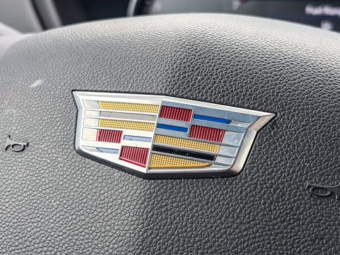 Certified 2023 Cadillac XT4 Luxury w/ Cold Weather Package FWD image 22