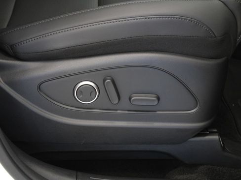 Used 2026 Hyundai Palisade SEL FWD image 16