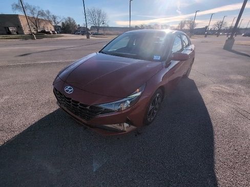 Used 2023 Hyundai Elantra Limited image 7