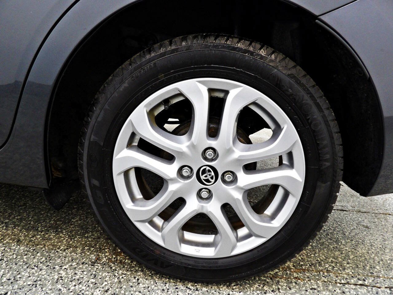 Used 2017 Toyota Yaris iA FWD image 19